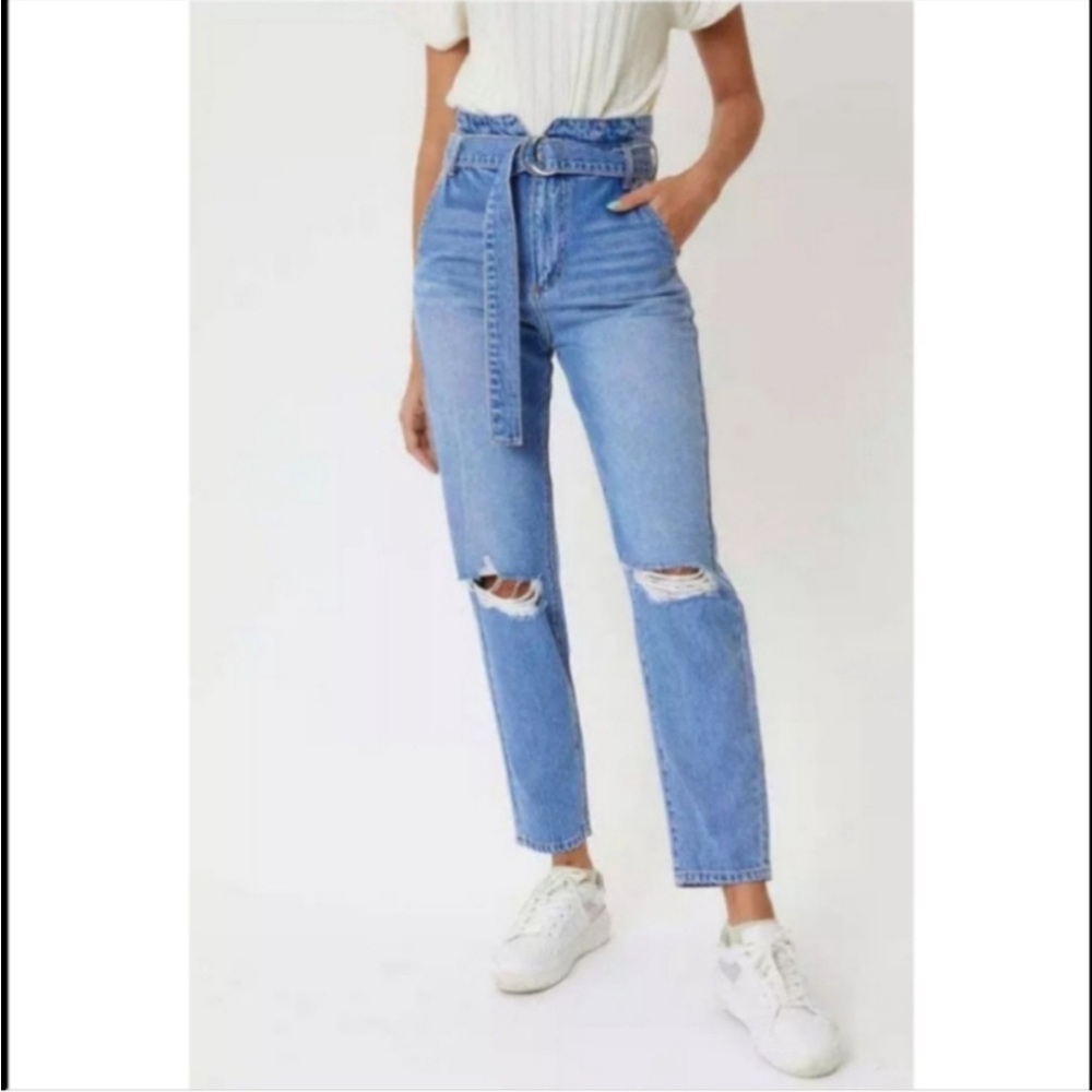 ☀️ KanCan High Rise Distressed Jeans (missing belt)
